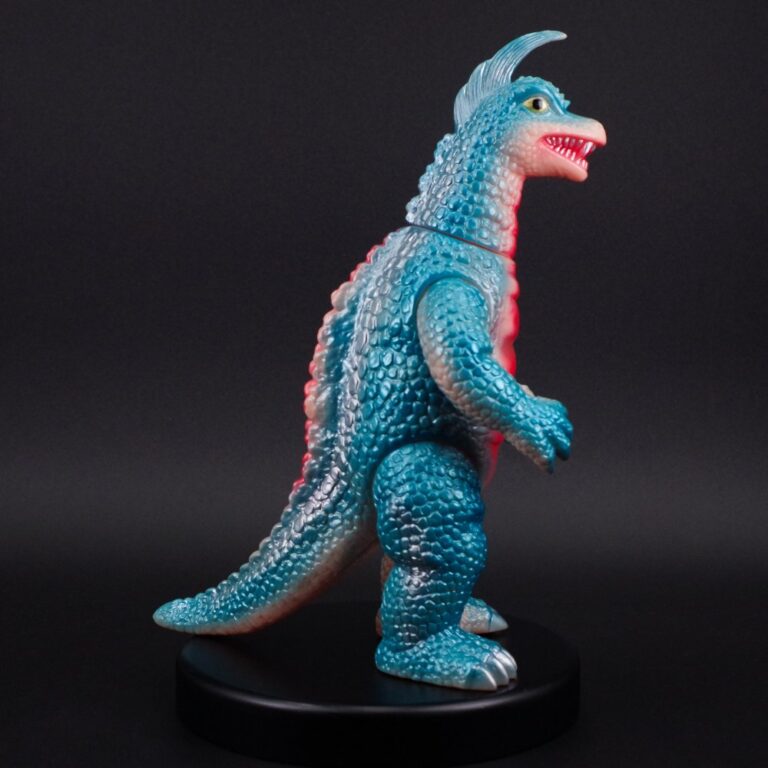 ブルマァク アーストロン Gカラー ブルマァクの「凶暴怪獣アーストロン」が「Gカラー」で復活！ | sofvi